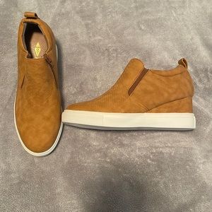 Tan Suede wedge Size 7